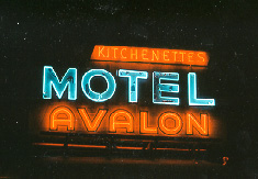 motelnight.JPG (26172 bytes)